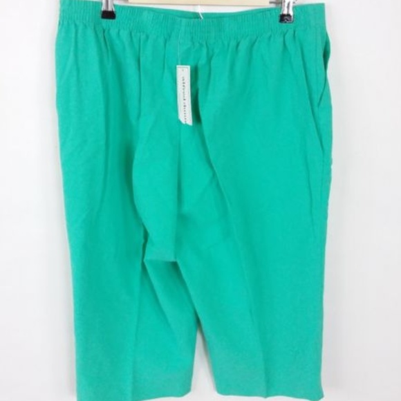 Alfred Dunner Green Capri Pockets Classic Fit - - Picture 1 of 4